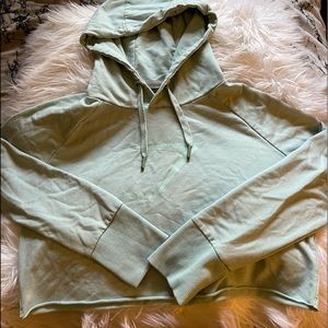 GYMSHARK CROP HOODIE• SIZE SMALL• USED
